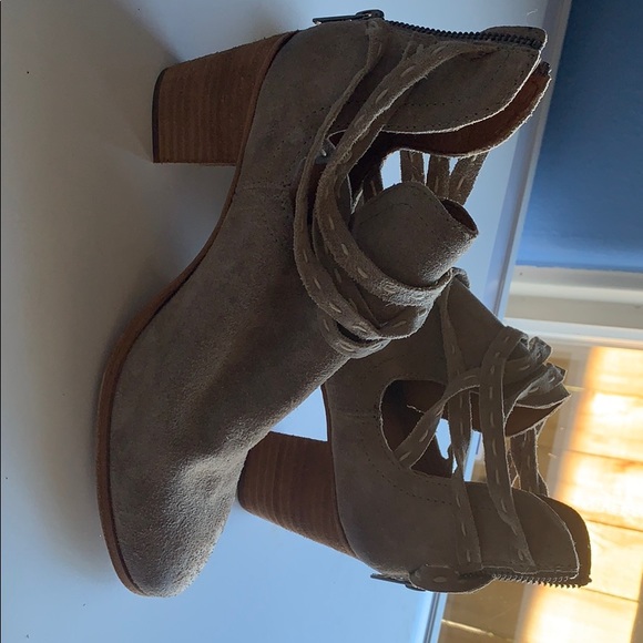 New Frye Naomi Pickstitch Ash Suede size 8 Shootie - Picture 2 of 5